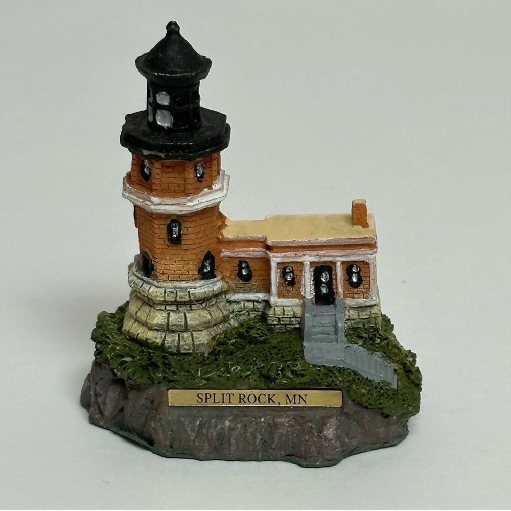 Split Rock MN Lighthouse Collectible Figurine 3 in Tall
